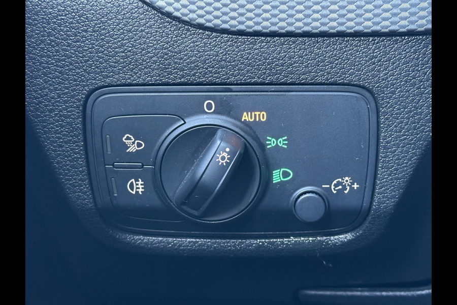 Audi Q2 35 TFSI Edition Automaat Navi Clima Camera