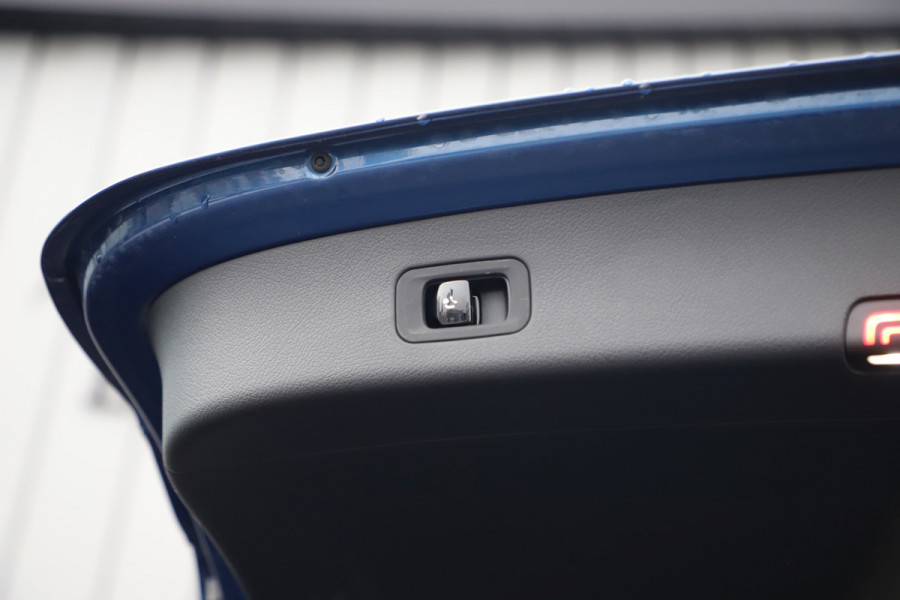 Mercedes-Benz GLC 400e AMG 4-Matic | 381PK | Massage | Achterasbesturing | Luchtvering | Head-up | Keyless-go | Burmester | Stoelkoeling | Trekhaa