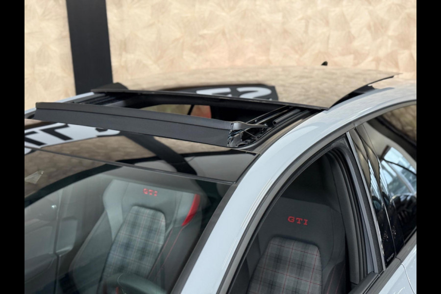 Volkswagen Golf 2.0 TSI GTI 8.5 Facelift | HUD | Harman/Kardon | Camera | Pano