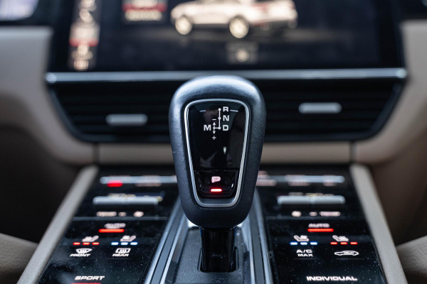 Porsche Cayenne 3.0 Schuifdak Leer Navigatie BOSE Camera Sport Chrono Stoelventilatie