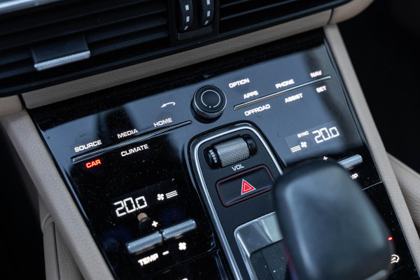 Porsche Cayenne 3.0 Schuifdak Leer Navigatie BOSE Camera Sport Chrono Stoelventilatie