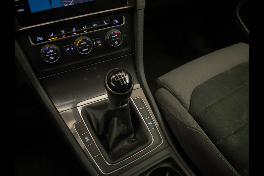 Volkswagen Golf 1.0 TSI Sport (APPLE CARPLAY,NAVI,CAMERA,SPORTSTOELEN,LED,CRUISE,CLIMATE,DAB,LM VELGEN,NETTE STAAT)