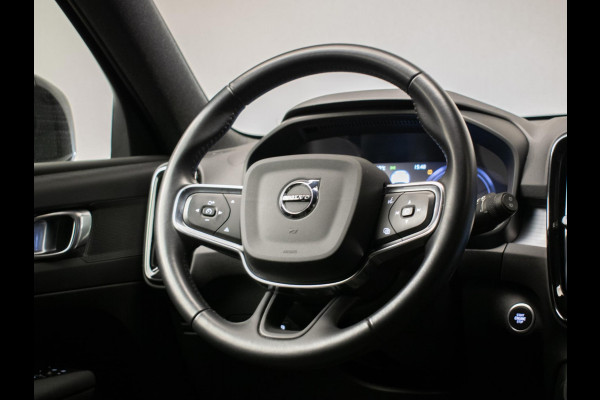 Volvo XC40 1.5 T4 Recharge Inscription Expression (APPLE CARPLAY,NAVI,LED,HARMAN/KARDON,SPORTSTOELEN,TREKHAAK,360 VIEW,CAMERA,PDC)