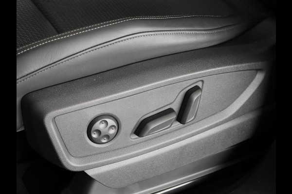 Audi Q5 Sportback 55 TFSI e S edition Competition 367pk | Panoramdak | Head Up Display | Luchtvering | B&O Audio | Verwarmbare voorstoelen | Trekhaak