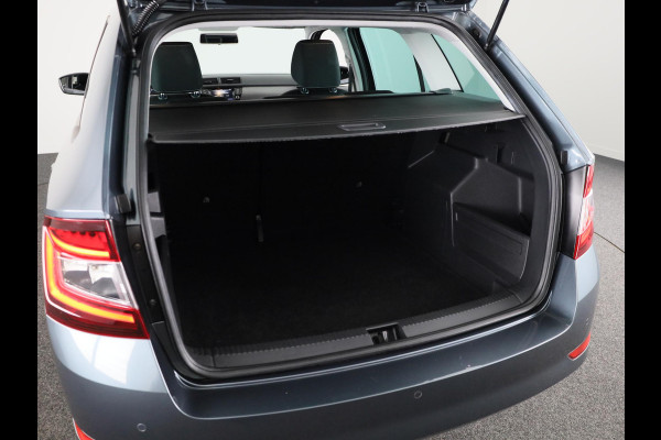 Škoda Fabia Combi 1.0 TSI Business Edition 95 pk | Navigatie via App | Parkeersensoren achter | Airco | Cruise control | Apple Carplay/Android Auto |