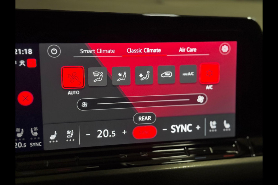 Volkswagen Golf 2.0 TSI GTI CLUBSPORT | PANO | IQ LIGHT | HARMAN KARDON | VOL!