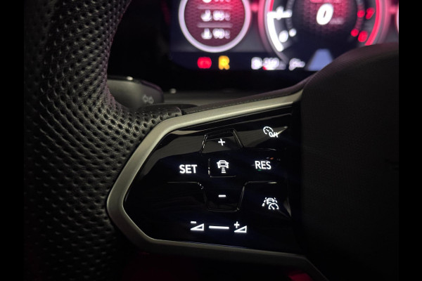 Volkswagen Golf 2.0 TSI GTI CLUBSPORT | PANO | IQ LIGHT | HARMAN KARDON | VOL!