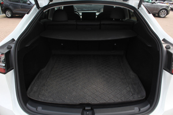 Tesla Model Y Performance AWD 75 kWh / Trekhaak / Autopilot / Panoramadak / Camera / 21'' / Keyless / Leder / Dodehoek / Navigatie / Stoelverwarming