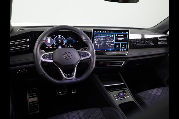 Volkswagen Tiguan 1.5 eHybrid R-Line Edition 204 pk Automaat (DSG) | Verlengde garantie | Navigatie | Parkeersensoren (Park assist) | Achteruitrijcamera | R-Line |