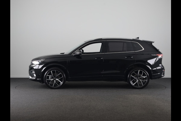 Volkswagen Tiguan 1.5 eHybrid R-Line Edition 204 pk Automaat (DSG) | Verlengde garantie | Navigatie | Parkeersensoren (Park assist) | Achteruitrijcamera | R-Line |