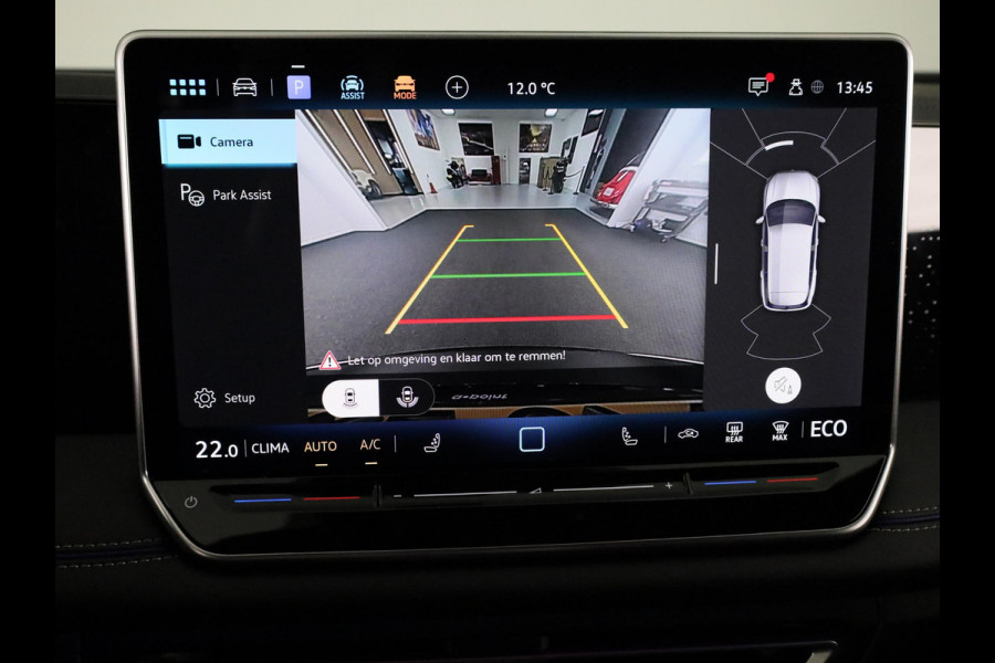 Volkswagen Tiguan 1.5 eHybrid R-Line Edition 204 pk Automaat (DSG) | Verlengde garantie | Navigatie | Parkeersensoren (Park assist) | Achteruitrijcamera | R-Line |