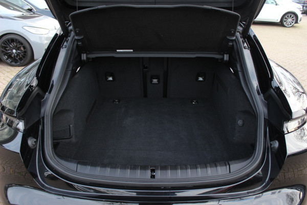 Porsche Taycan Cross Turismo 4 93 kWh / Panoramadak / Camera / Passenger Display / Luchtvering / 20'' / Leder / CarPlay / Matrix LED / Stoelverwarming / DAB / ACC