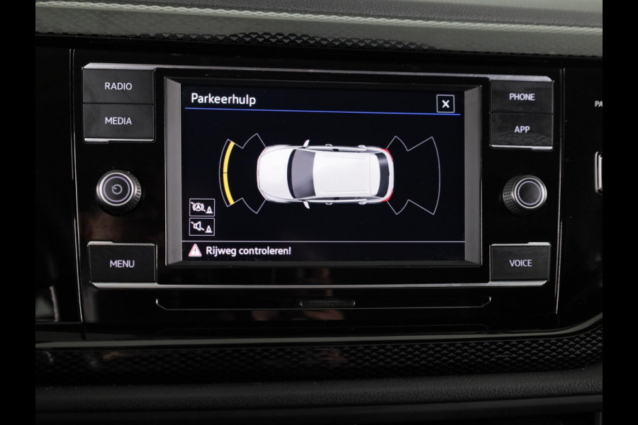 Volkswagen Taigo 1.0 TSI Life 95 pk | Verlengde garantie | Navigatie via App | Parkeersensoren | Adaptieve cruise control | LED koplampen | Autom. airco |