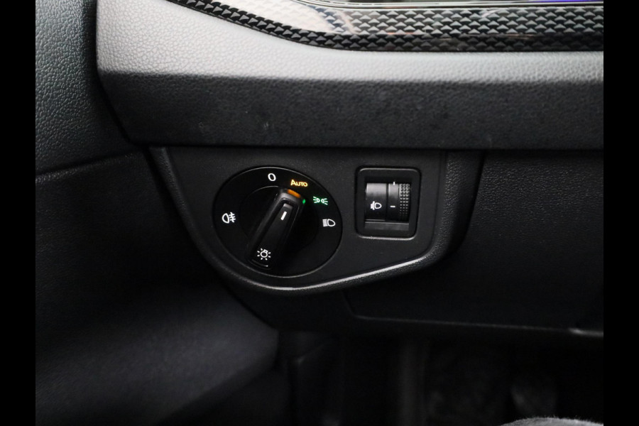 Volkswagen Taigo 1.0 TSI Life 95 pk | Verlengde garantie | Navigatie via App | Parkeersensoren | Adaptieve cruise control | LED koplampen | Autom. airco |