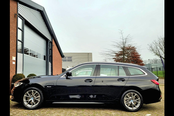 BMW 3 Serie Touring 320e LUXURY, Mokka Sport-leder, Stuurverw. Laser (1e eig. NL NAP)