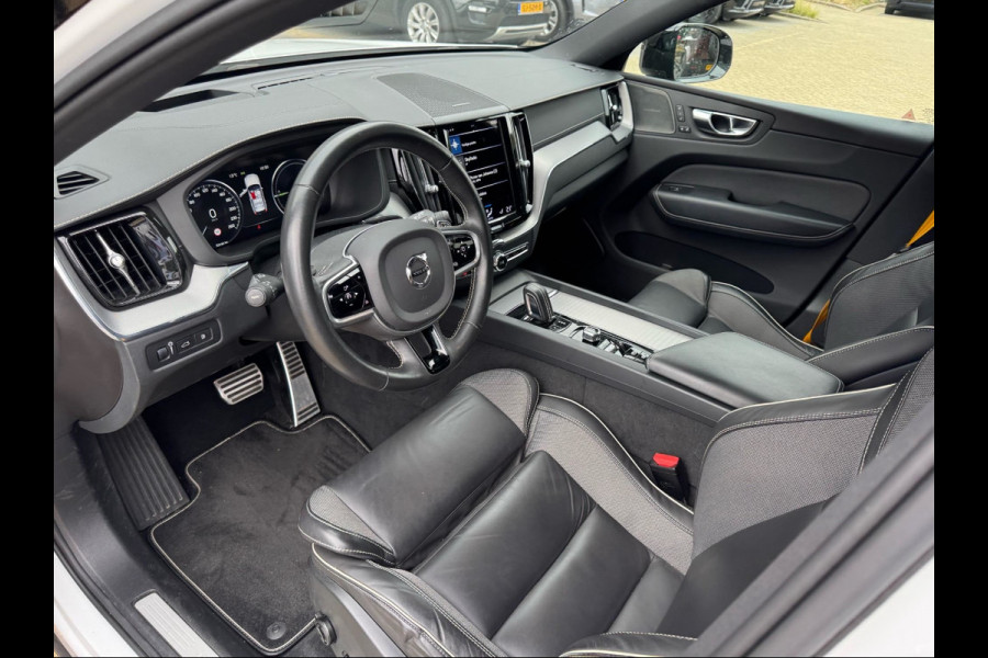 Volvo XC60 2.0 T8 AWD Polestar Engineered / Trekhaak / Panoramadak / 360Camera / Head-up / Leder / Harman Kardon / 22'' / Keyless / Intr.voorverwarming / Stuur+Stoelverwarming / Virtual Cockpit / CarPlay / DAB / Dodehoek / ACC