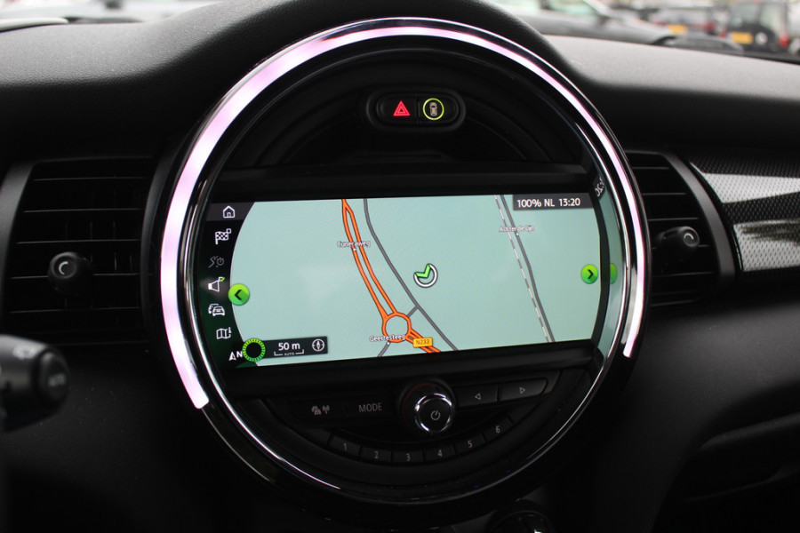 MINI Mini Electric Charged 33 kWh / Camera / Head-up / Leder / Harman Kardon / Keyless / 17'' / CarPlay / Stoelverwarming / Matrix LED / DAB / Cruise Control