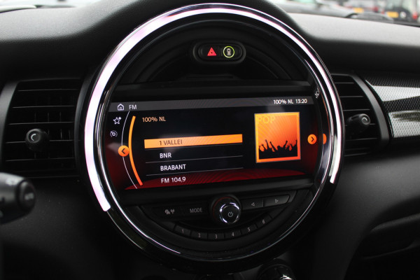 MINI Mini Electric Charged 33 kWh / Camera / Head-up / Leder / Harman Kardon / Keyless / 17'' / CarPlay / Stoelverwarming / Matrix LED / DAB / Cruise Control