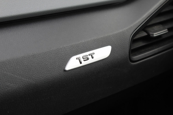 Volkswagen ID.3 First Max 58 kWh / Full option! / Panoramadak / Camera / Head-up / Keyless / 20'' / ACC / Dodehoek / Elektr. stoelen / Massage / Navigatie / Stuurverwarming