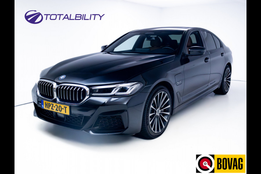 BMW 5 Serie 545e xDrive High Exec. M-sport Black Edition 394 PK automaat | Open Dak | Trekhaak elec. | 360 Camera, Stoel- en stuurverwarming