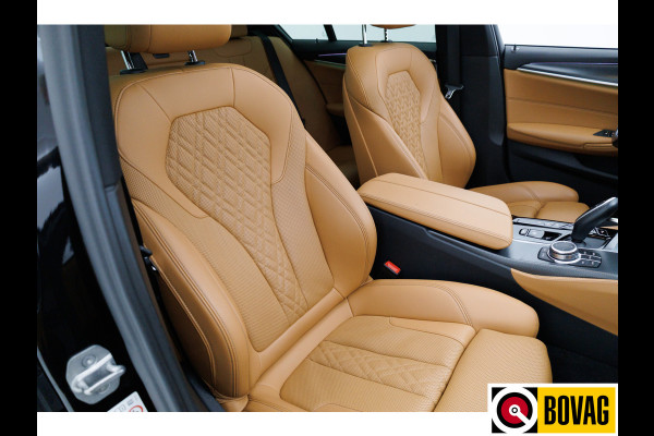 BMW 5 Serie 545e xDrive High Exec. M-sport Black Edition 394 PK automaat | Open Dak | Trekhaak elec. | 360 Camera, Stoel- en stuurverwarming