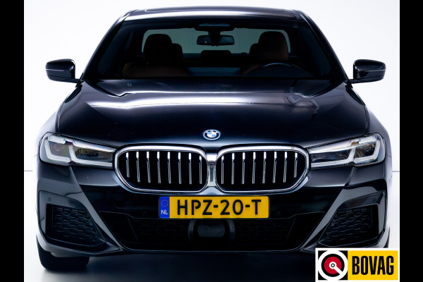 BMW 5 Serie 545e xDrive High Exec. M-sport Black Edition 394 PK automaat | Open Dak | Trekhaak elec. | 360 Camera, Stoel- en stuurverwarming