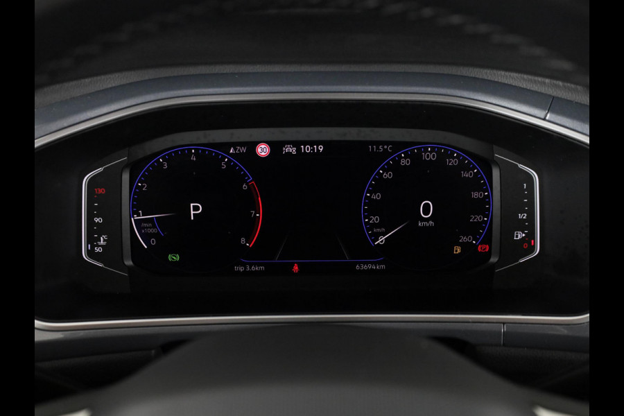 Volkswagen T-Roc 1.5 TSI Style 150 pk Automaat (DSG) | Navigatie | Parkeersensoren (Park assist) | Adaptieve cruise control | Stoelverwarming |