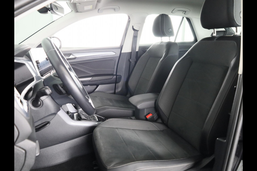 Volkswagen T-Roc 1.5 TSI Style 150 pk Automaat (DSG) | Navigatie | Parkeersensoren (Park assist) | Adaptieve cruise control | Stoelverwarming |