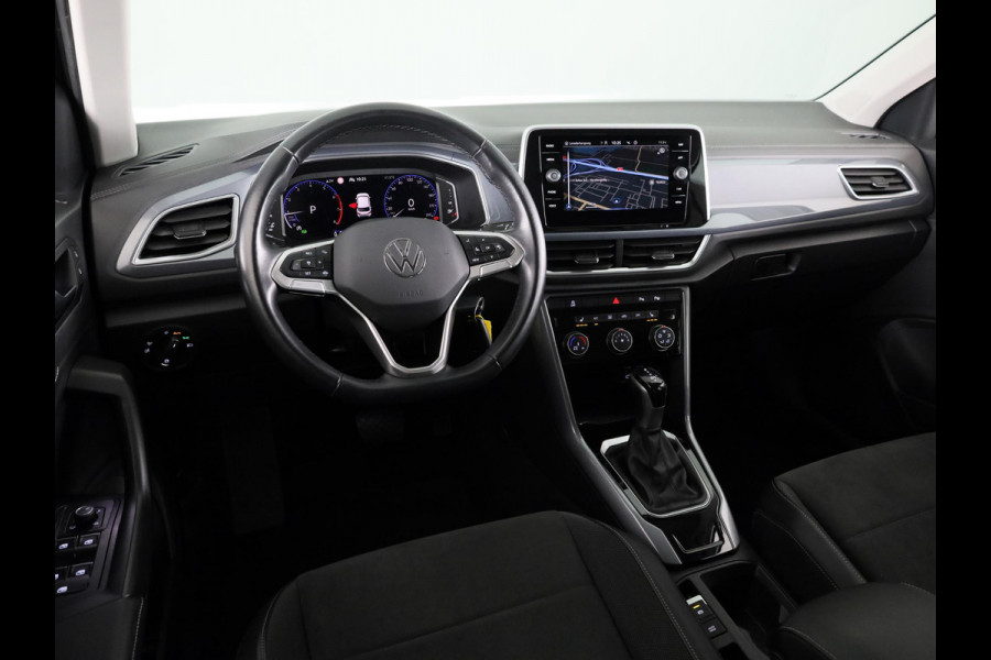 Volkswagen T-Roc 1.5 TSI Style 150 pk Automaat (DSG) | Navigatie | Parkeersensoren (Park assist) | Adaptieve cruise control | Stoelverwarming |