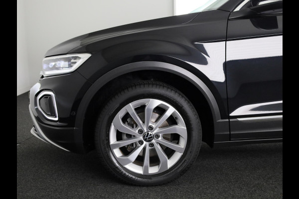 Volkswagen T-Roc 1.5 TSI Style 150 pk Automaat (DSG) | Navigatie | Parkeersensoren (Park assist) | Adaptieve cruise control | Stoelverwarming |