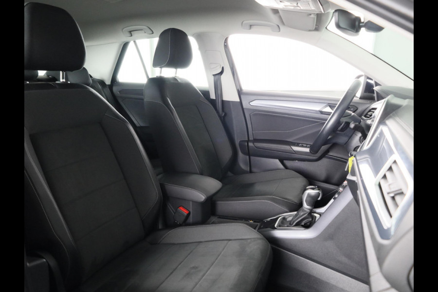 Volkswagen T-Roc 1.5 TSI Style 150 pk Automaat (DSG) | Navigatie | Parkeersensoren (Park assist) | Adaptieve cruise control | Stoelverwarming |