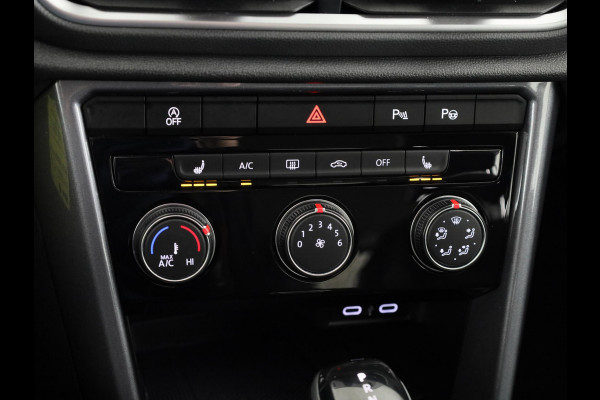 Volkswagen T-Roc 1.5 TSI Style 150 pk Automaat (DSG) | Navigatie | Parkeersensoren (Park assist) | Adaptieve cruise control | Stoelverwarming |