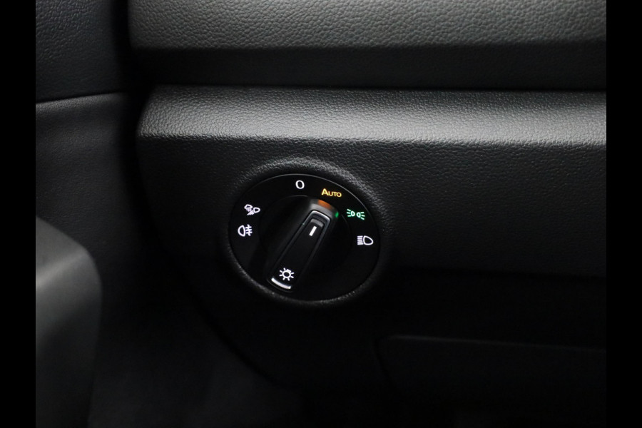 Volkswagen T-Roc 1.5 TSI Style 150 pk Automaat (DSG) | Navigatie | Parkeersensoren (Park assist) | Adaptieve cruise control | Stoelverwarming |