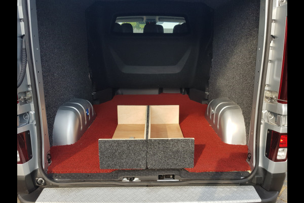 Renault Trafic 2.0 dCi 131 pk T29 L2-H1 dubbele-cabine 6 persoons Work Edition uitvoering !!!