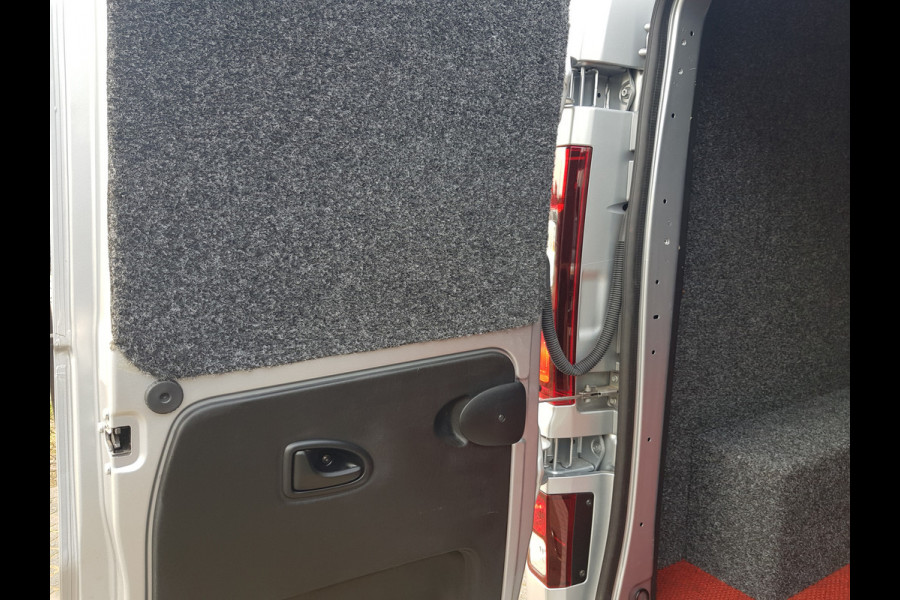 Renault Trafic 2.0 dCi 131 pk T29 L2-H1 dubbele-cabine 6 persoons Work Edition uitvoering !!!