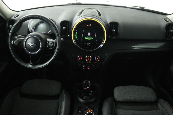 MINI Countryman 1.5 Cooper Business Edition Automaat (NAVIGATIE, CARPLAY, PARKEERSENSOREN, LED, CRUISE, SPORTSTOELEN)