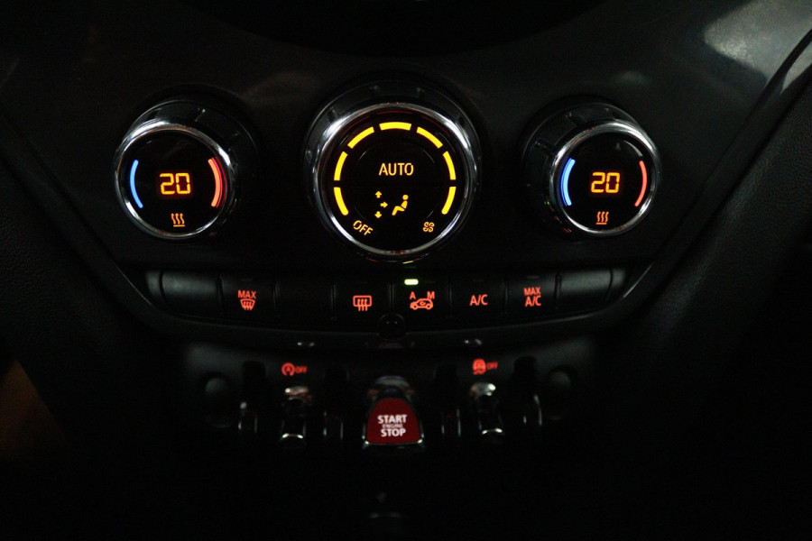 MINI Countryman 1.5 Cooper Business Edition Automaat (NAVIGATIE, CARPLAY, PARKEERSENSOREN, LED, CRUISE, SPORTSTOELEN)
