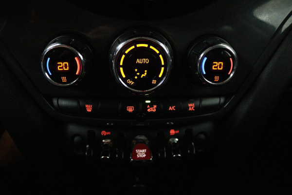 MINI Countryman 1.5 Cooper Business Edition Automaat (NAVIGATIE, CARPLAY, PARKEERSENSOREN, LED, CRUISE, SPORTSTOELEN)