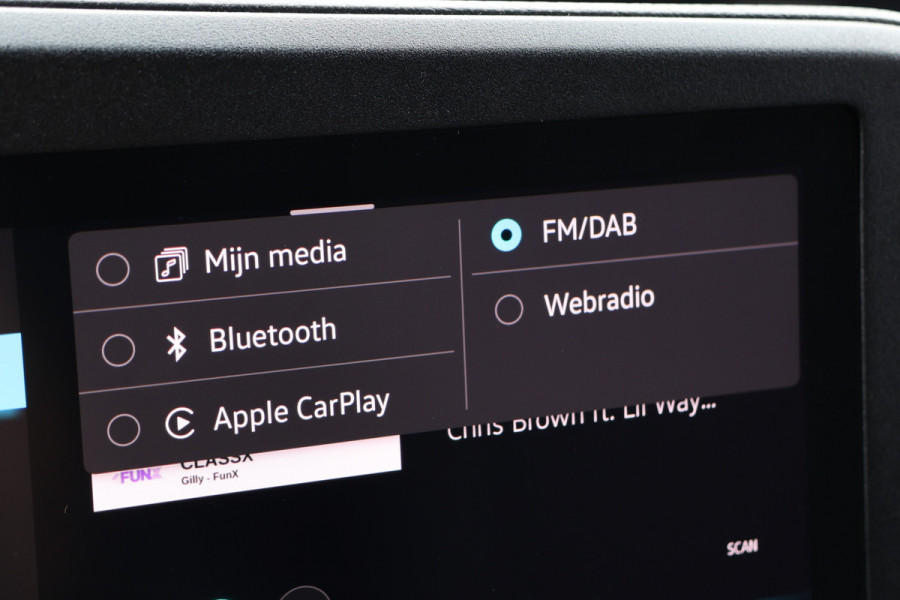 Volkswagen Caddy Cargo 2.0 TDI DSG R-Line | LED | Camera | CarPlay | Lane Assist | Virtual Cockpit | Cruise control | DAB | Trekhaak | Keyless Go | Fabrieksgarantie