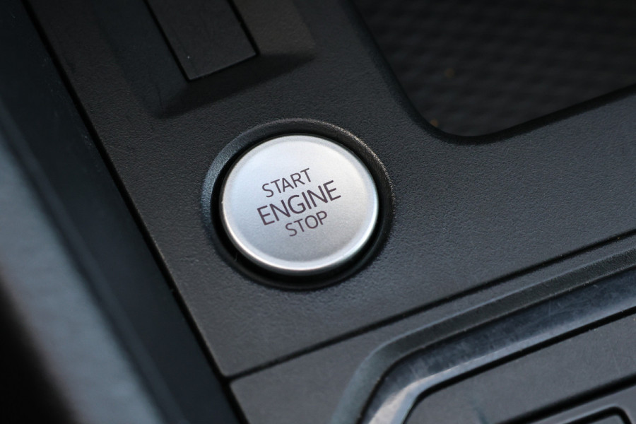 Volkswagen Caddy Cargo 2.0 TDI DSG | Lane Assist | Virtual Cockpit | Camera | CarPlay | Stoelverwarming | LED Koplampen | Sidebars | Spoilerkit | DAB | Fabrieksgarantie | Facelift model | BPM Vrij