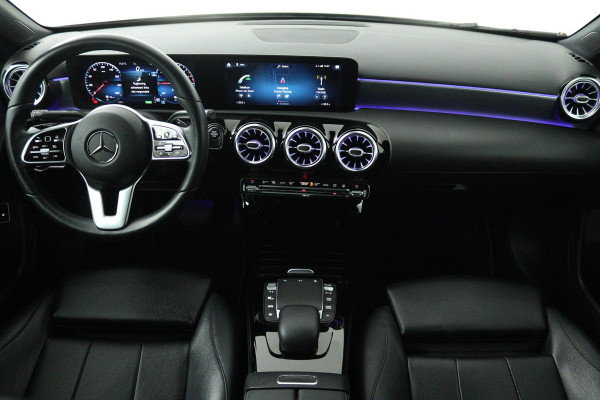 Mercedes-Benz A-Klasse 250 e Business Solution Luxury Limited (SFEERVERLICHTING, STOELVERWARMING, LEDER, 1e EIGENAAR, CAMERA)