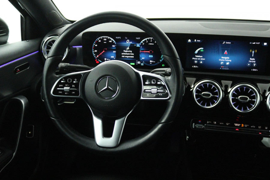 Mercedes-Benz A-Klasse 250 e Business Solution Luxury Limited (SFEERVERLICHTING, STOELVERWARMING, LEDER, 1e EIGENAAR, CAMERA)