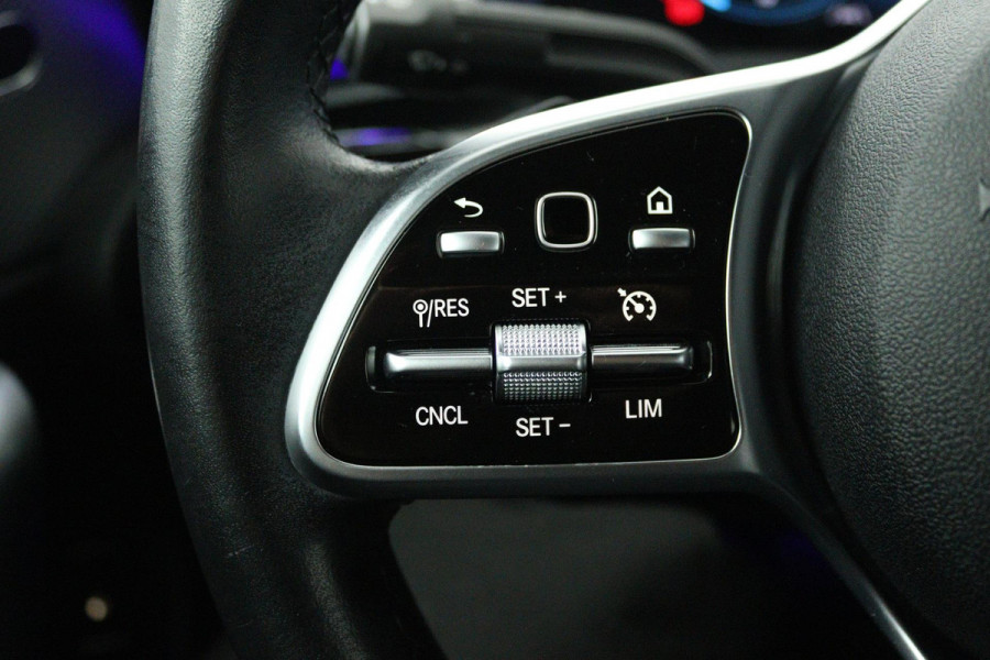 Mercedes-Benz A-Klasse 250 e Business Solution Luxury Limited (SFEERVERLICHTING, STOELVERWARMING, LEDER, 1e EIGENAAR, CAMERA)