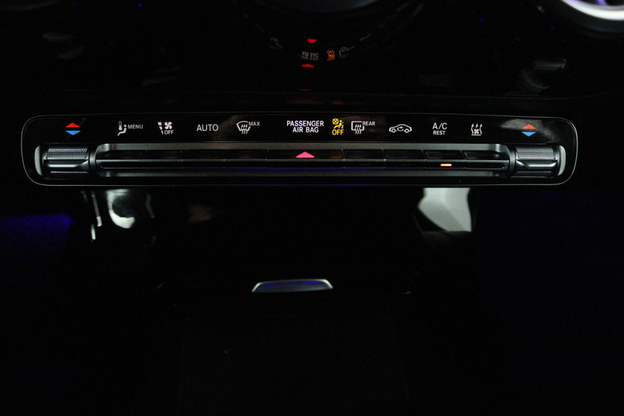 Mercedes-Benz A-Klasse 250 e Business Solution Luxury Limited (SFEERVERLICHTING, STOELVERWARMING, LEDER, 1e EIGENAAR, CAMERA)