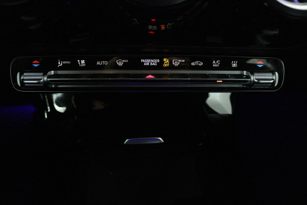 Mercedes-Benz A-Klasse 250 e Business Solution Luxury Limited (SFEERVERLICHTING, STOELVERWARMING, LEDER, 1e EIGENAAR, CAMERA)
