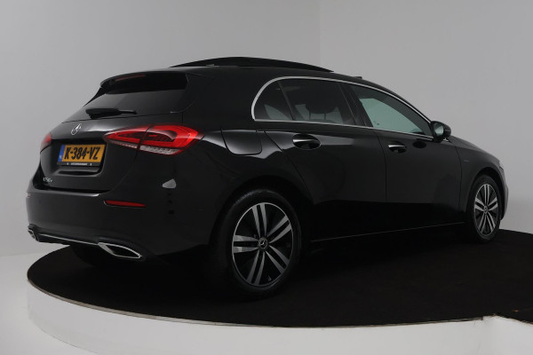 Mercedes-Benz A-Klasse 250 e Business Solution Luxury Limited (PANORAMADAK, SFEERVERLICHTING, CAMERA, ELEKT. STOELEN, 1e EIGENAAR)