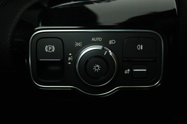 Mercedes-Benz A-Klasse 250 e Business Solution Luxury Limited (PANORAMADAK, SFEERVERLICHTING, CAMERA, ELEKT. STOELEN, 1e EIGENAAR)