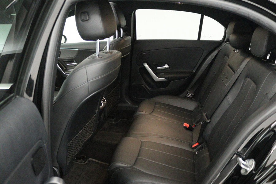 Mercedes-Benz A-Klasse 250 e Business Solution Luxury Limited (PANORAMADAK, SFEERVERLICHTING, CAMERA, ELEKT. STOELEN, 1e EIGENAAR)