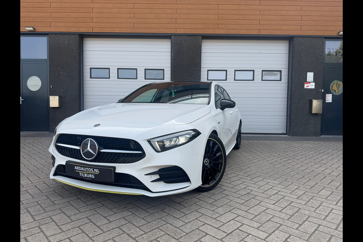 Mercedes-Benz A-Klasse 250 AMG Edition 1 Panoramadak .