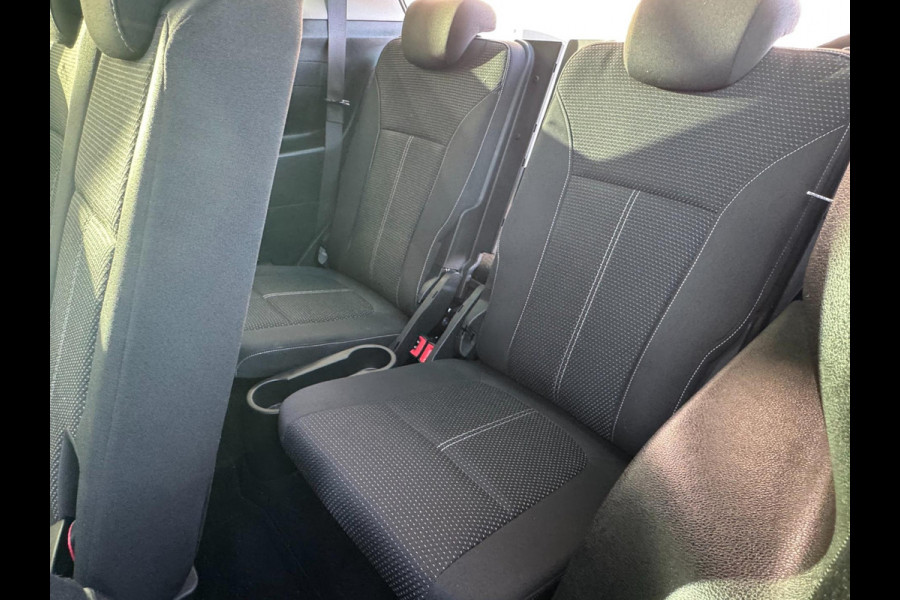 Opel Zafira 1.6 Turbo 120 Jahre Edition 7persoons I Navigatie I Airco I PDC I Achteruitrij camera I LED I Trekhaak I Dealer onderh